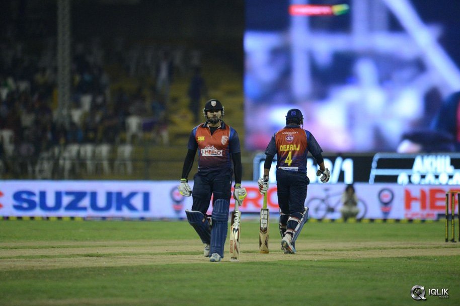 CCL-5-Telugu-Warriors-vs-Bengal-Tigers-Match-Photos